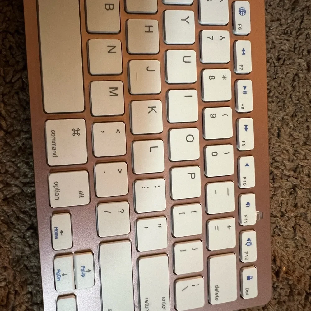 Wireless champagne color keyboard